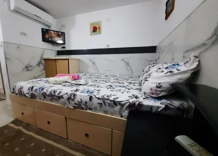 Διαμέρισμα Lovely And Quite Apt.